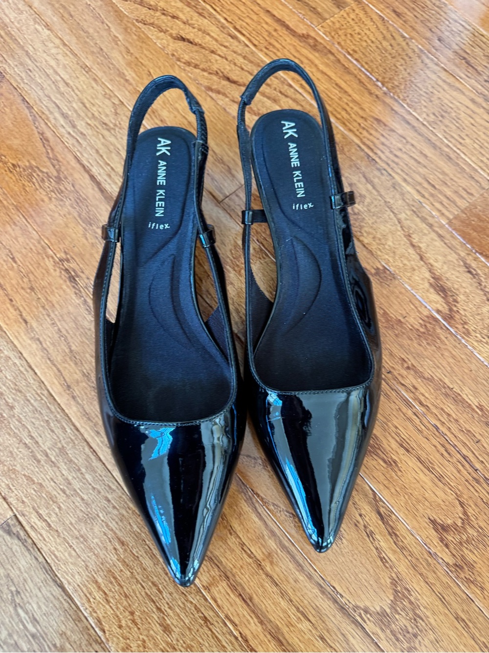 AK Anne Klein Black Patent Slingback Pointed-Toe kitty Heels iFkex soles
